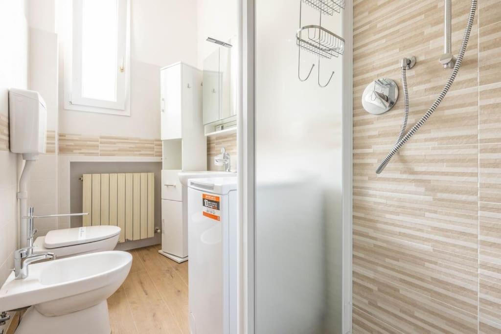 Apartament Essential Bologna - Ambrogio Host Zewnętrze zdjęcie